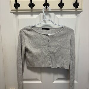 Forever 21 Gray Long Sleeve Buttoned Crop Top
